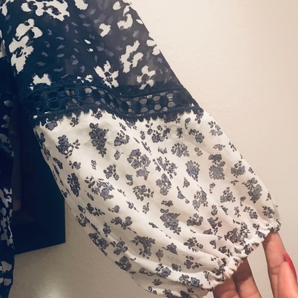 Beautiful all year around  blouse - Picture 3 of 8